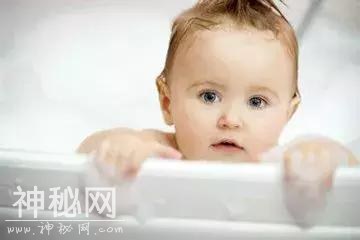 56830004615468c969a2