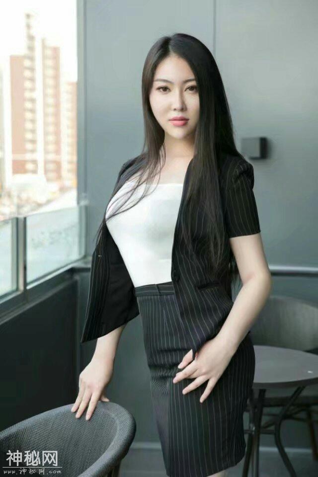 5945000297fd128df7df