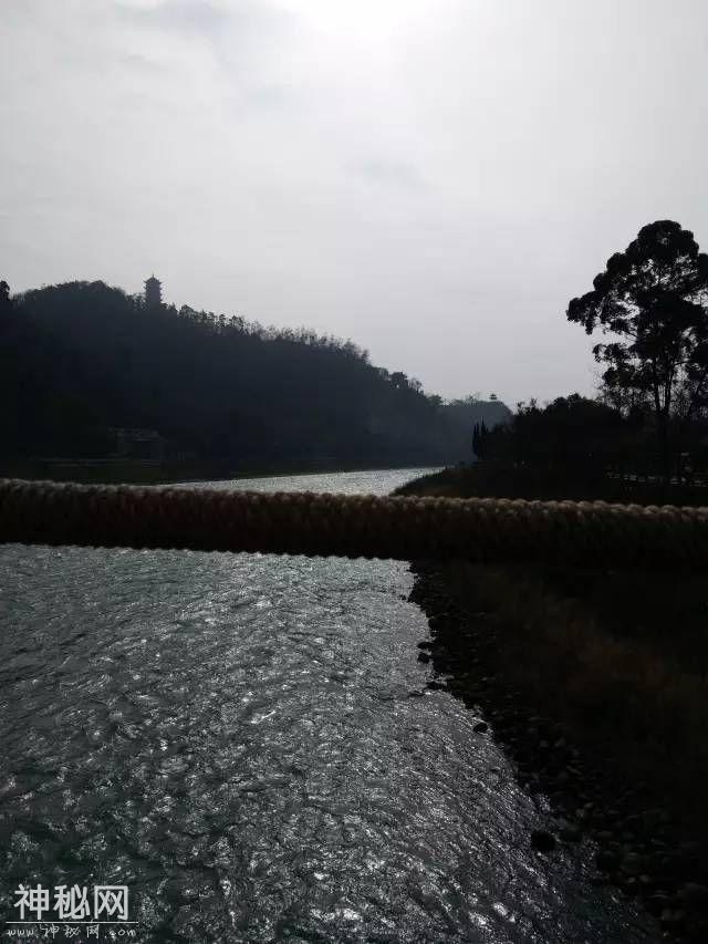 5b430003ad939a4e6bf8