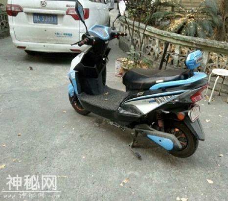 5b45000455a5fca27764