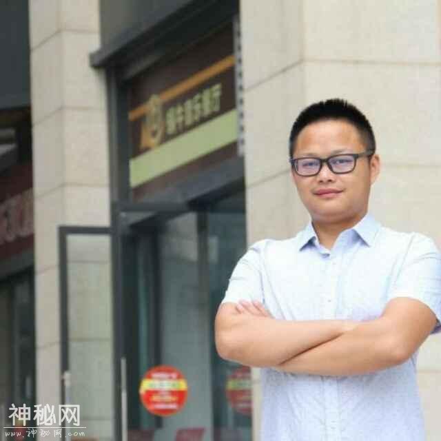 5b55000471d517692fb6