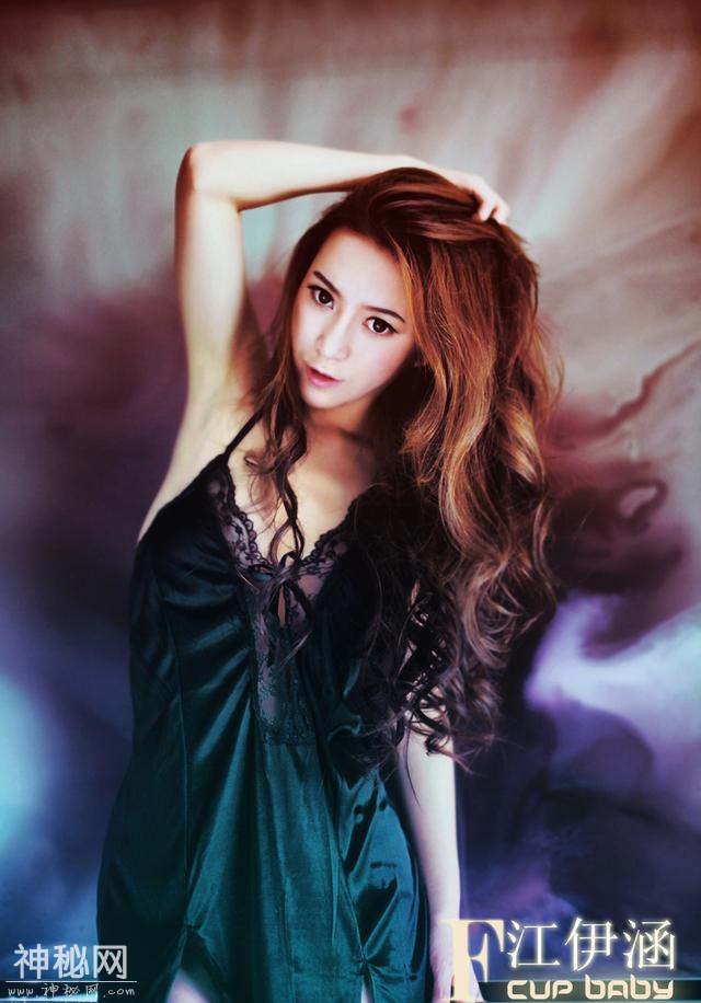 5e7200034bb51705df97