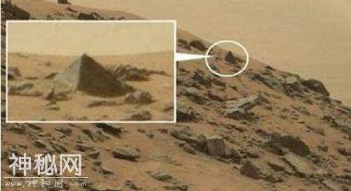 NASA在火星发现神秘深洞，无法解释其存在，或有火星人存在-2.jpg