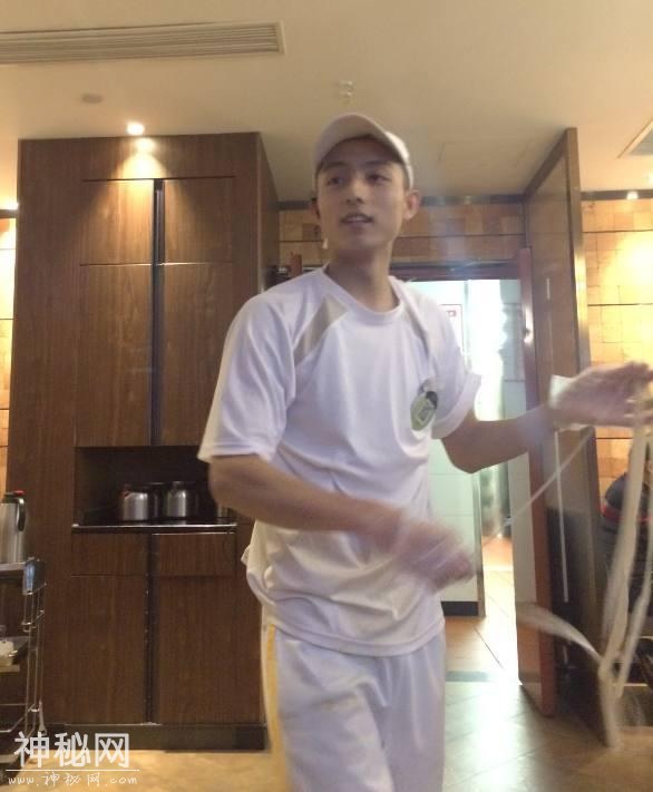 为什么同事总去海底捞吃火锅？看到这些照片后终于有了答案！-2.jpg
