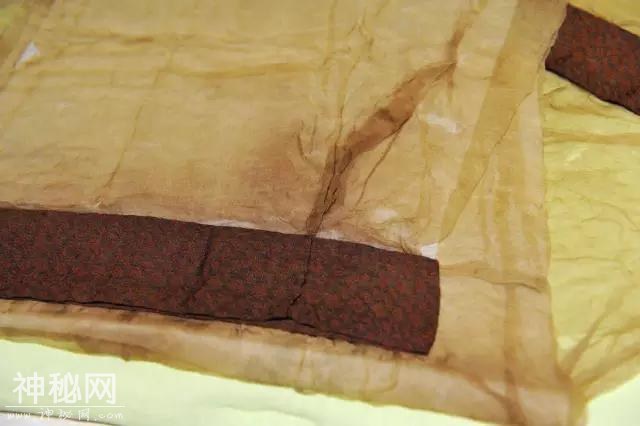 两千年前古墓被挖开，发现最薄的衣裳，专家至今也没弄明白怎么穿-3.jpg