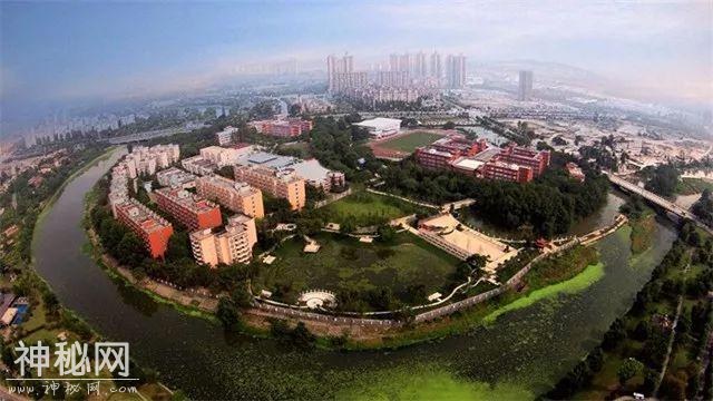 新全优教育：这所名不见经传的学校，去年居然有一半学生考上重本-2.jpg