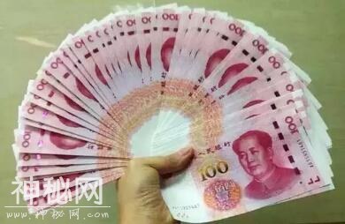 小舅子一贫如洗，不到三年买车买房，丈母娘说漏嘴，我砸了她家！-1.jpg