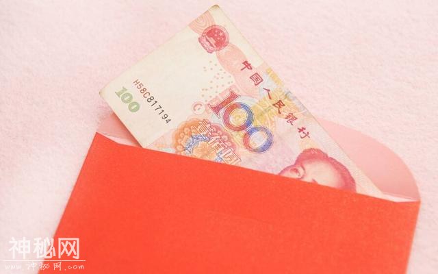 外孙过生日我送500，女婿嫌少退给我，回家打开一看，我老泪纵横-3.jpg