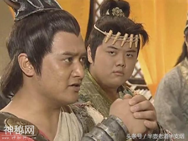 最符合历史人物性格的演绎：单雄信临终思念秦琼却踢翻了罗成敬酒-6.jpg