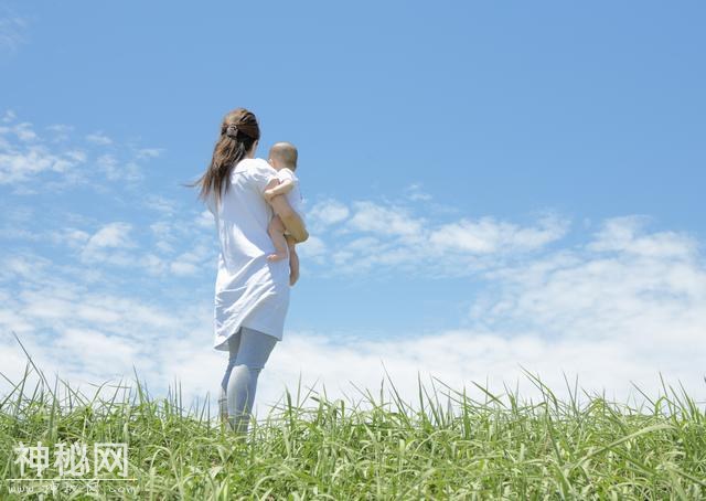 产妇顺利生娃 婆婆喜出望外 结果突然变脸 一番话引两家火爆斗殴-1.jpg