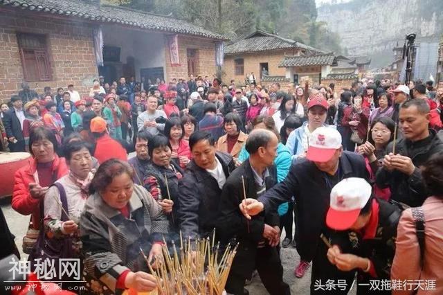 这个民族把哭嫁的风俗传承到了极致，哭得越凶，嫁得越好！-3.jpg