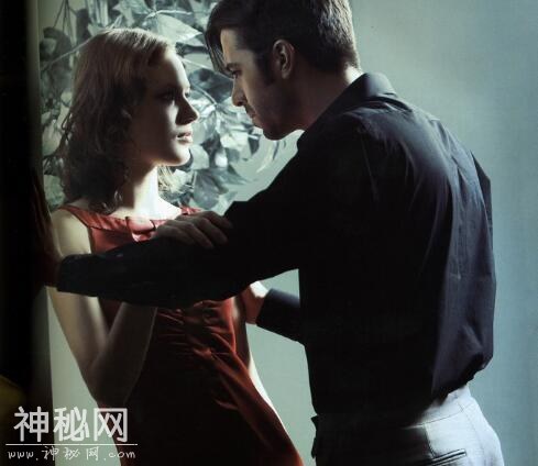 老公表妹来家暂住，女儿调皮从她房间拿一东西，我看了跟老公离婚-2.jpg