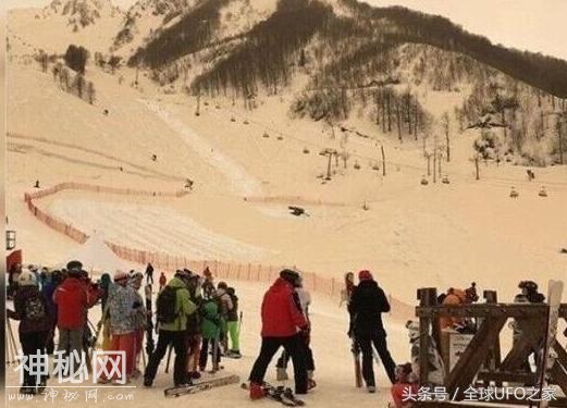 欧洲多国天降“橙雪”，这意味着什么，世界末日或UFO捣鬼？-1.jpg