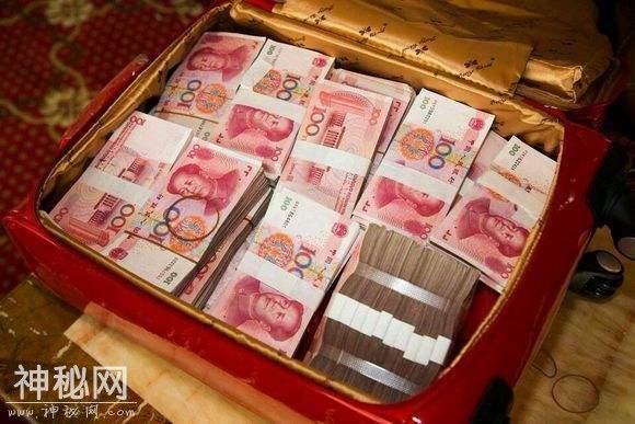 弟买房妈给三十万，我买房找妈借钱她说我是外人，我笑着离开-1.jpg