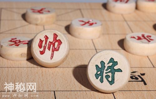 在下象棋的时候，为什么将与帅不能碰面？与历史上的这件事有关-2.jpg