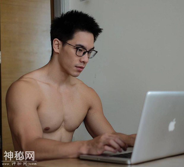 泰国斯文肌肉男帅哥-5.jpg
