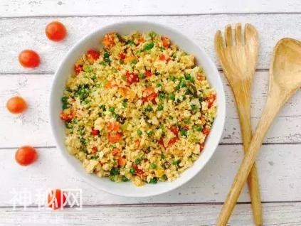 相信大家都会做蛋炒饭，但是要怎么做才好吃呢？-1.jpg