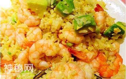 相信大家都会做蛋炒饭，但是要怎么做才好吃呢？-2.jpg