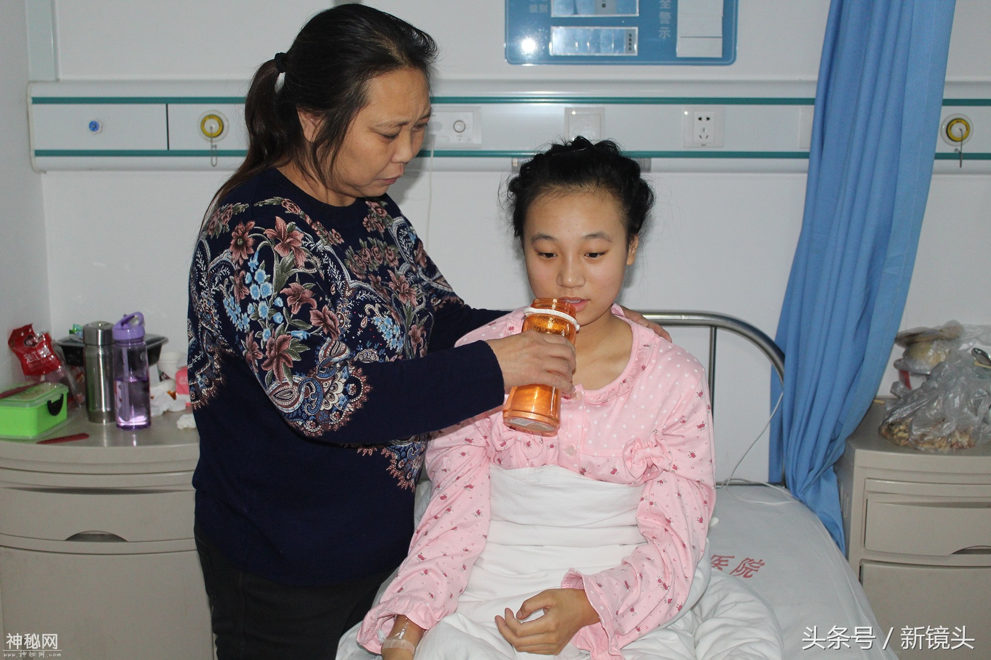 17岁少女患怪病，奶奶恨自己成累赘，为省费用三餐馒头蘸大酱-4.jpg