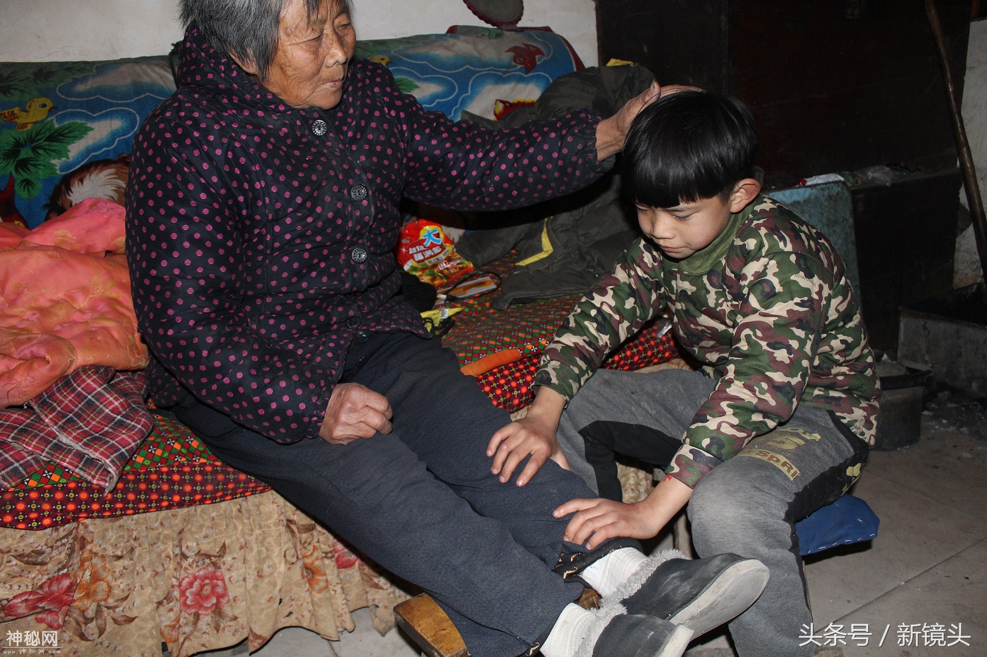 17岁少女患怪病，奶奶恨自己成累赘，为省费用三餐馒头蘸大酱-8.jpg