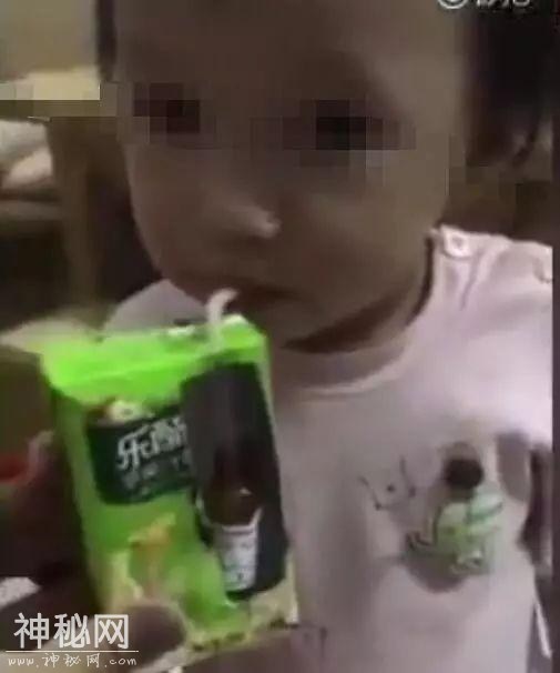 说好的是可乐，怎么是苦的呢，看看这些妈妈的喂药绝招！-4.jpg