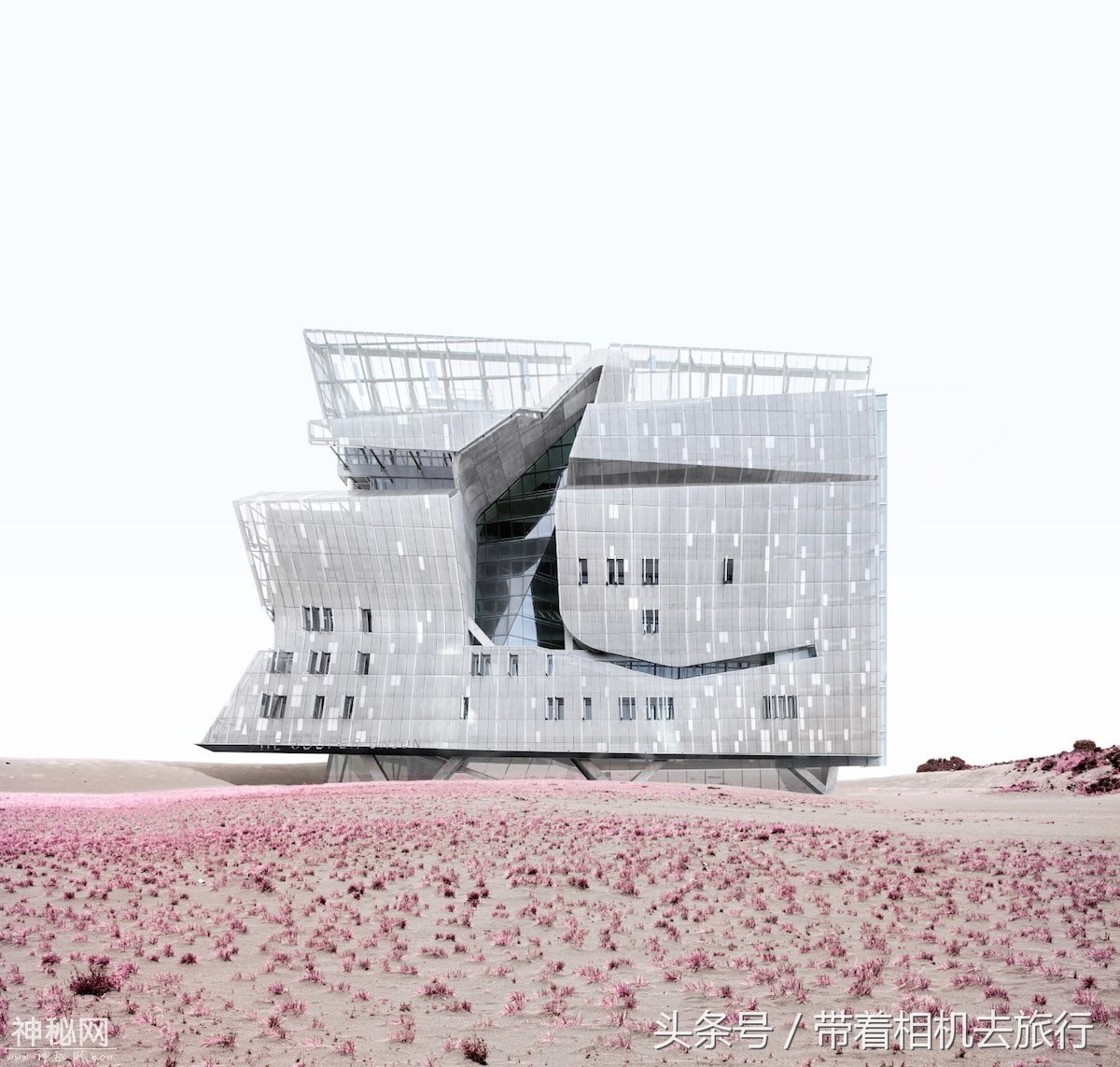 如果把纽约的地标建筑移到荒野中去，效果颇具科幻感-5.jpg