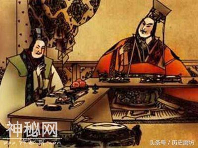 皇帝宴群臣，一位大臣喝完酒神色自若，皇帝大怒：骗我，马上杀！-3.jpg