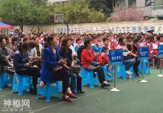 青羊区第二十三届“科技之春”科普月重点活动——成都市树德实验中学（东区）第八届科技节隆重开幕！-2.jpg