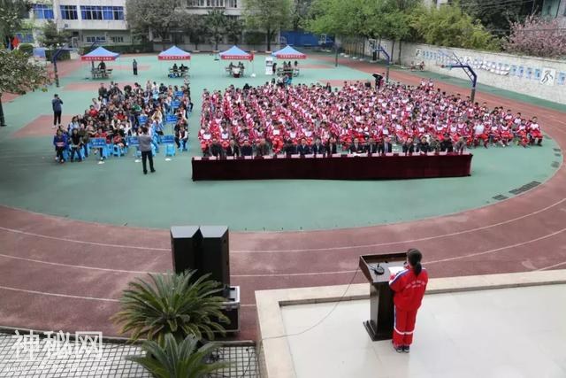 青羊区第二十三届“科技之春”科普月重点活动——成都市树德实验中学（东区）第八届科技节隆重开幕！-9.jpg