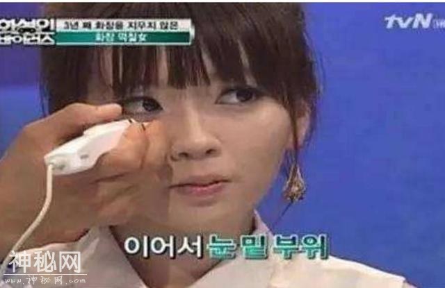 日本美女明星患了这个怪病，三年多不洗脸，妆擦下来都厚厚一层！-6.jpg