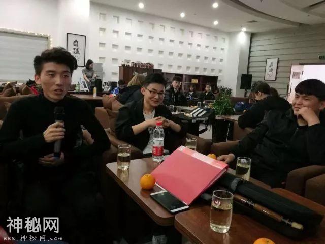 人文科学学院公管16-1、行管17-1班团支部举办“学习领会十九大，缅怀先烈祭英魂”主题团日活动-5.jpg