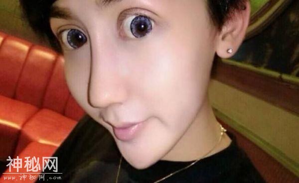 独辣辣不如众辣辣，刘梓晨cos最火游戏，裤裆里塞棉花-1.jpg