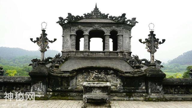 这座不出名的小山，现在躺着十几个皇帝，上百个古代名人-1.jpg
