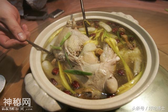 肚包鸡的做法，猪肚爽脆弹牙，鸡肉嫩滑鲜美，鸡汤鲜甜，美哉-2.jpg