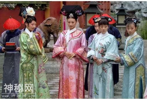 甄嬛传：夏冬春被华妃赏了一丈红而终身残疾？其实这是华妃在救她-3.jpg