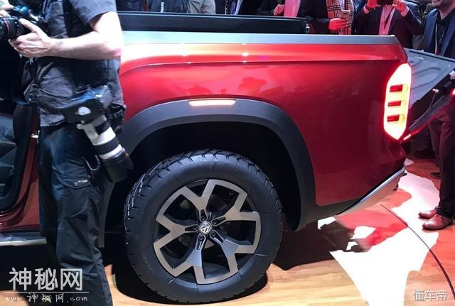 大众科幻皮卡—Atlas Tanoak，纯燃油3.6L V6发动机-2.jpg
