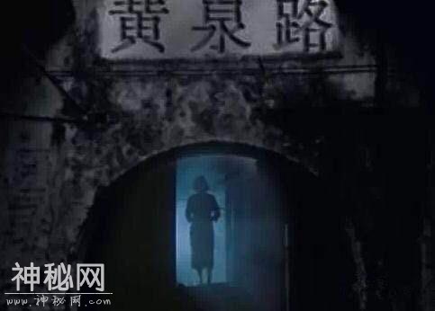 灵异故事：洗好的女性衣物总是被拿动，算命先生说：这是个小孩！-1.jpg