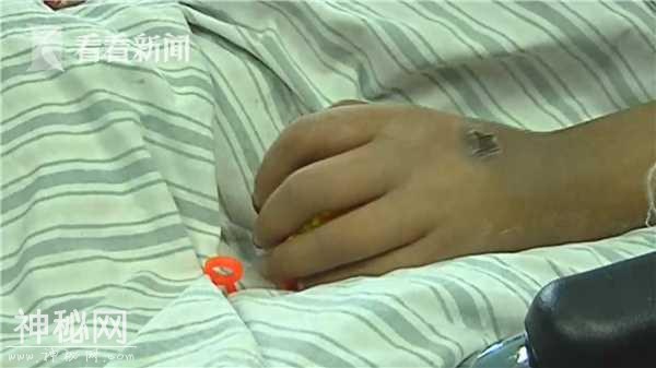 一场感冒竟让24岁女孩右腿截肢 两次病危差点命都没了-9.jpg
