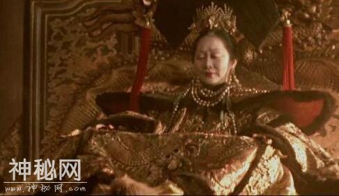 慈禧一旦做这事 宫女们就觉得恶心 说出来你都不信!-1.jpg
