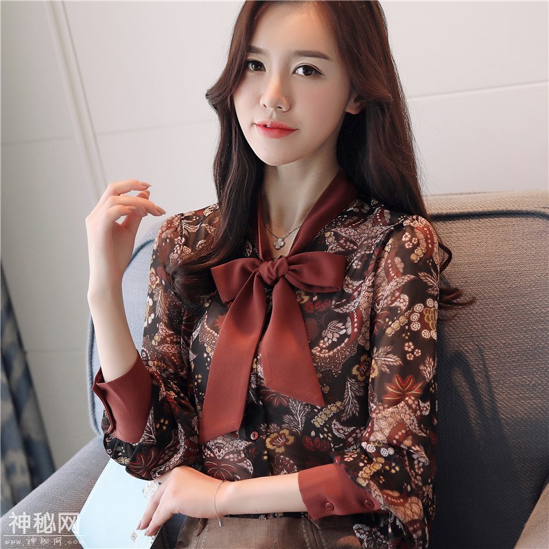 衬衫怎么穿才有女人味？瞧瞧下图这些女人，简直倾城倾国-3.jpg