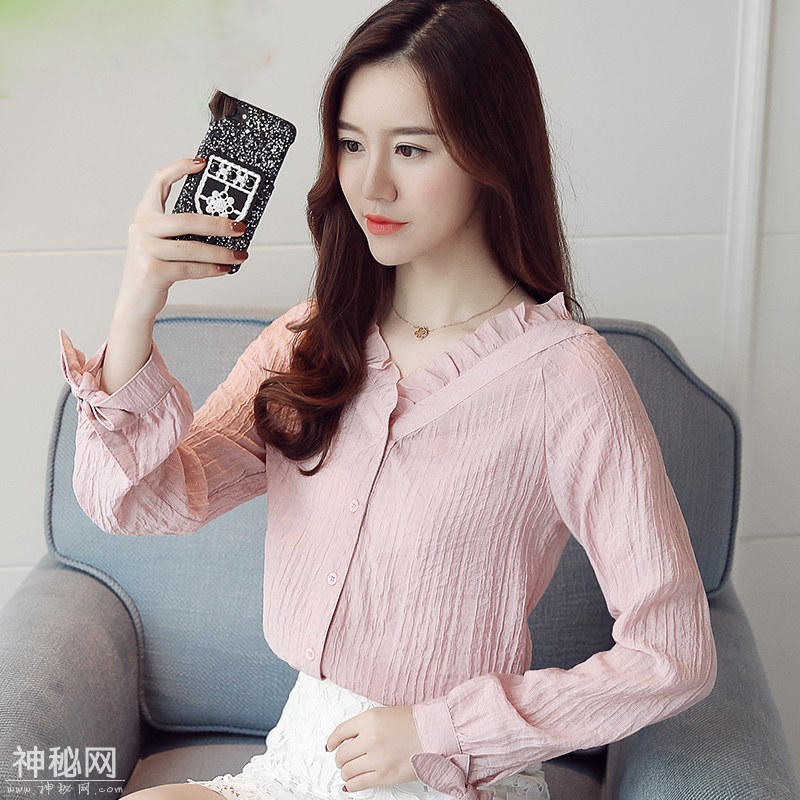 衬衫怎么穿才有女人味？瞧瞧下图这些女人，简直倾城倾国-9.jpg