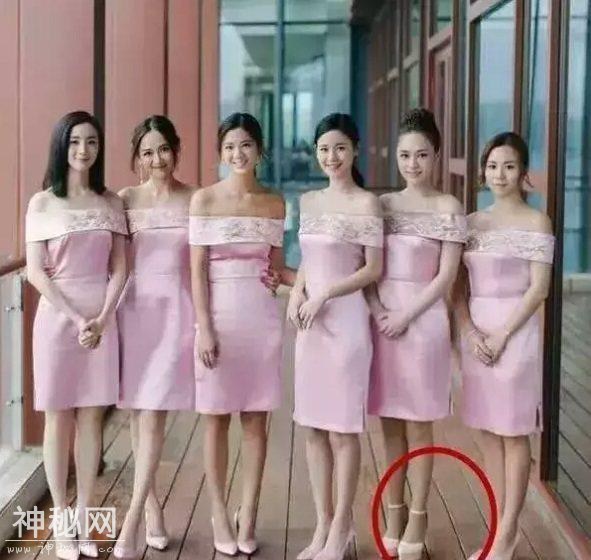 P图太狠成事故，唐嫣膝盖没了关晓彤七个脚趾，而她秒变灵异事件-8.jpg