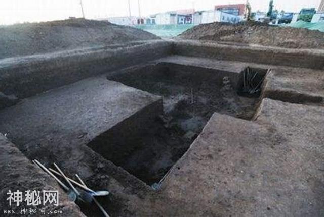 考古专家发现楚王墓，规模太大舍不得开发，结果全便宜了盗墓贼-4.jpg