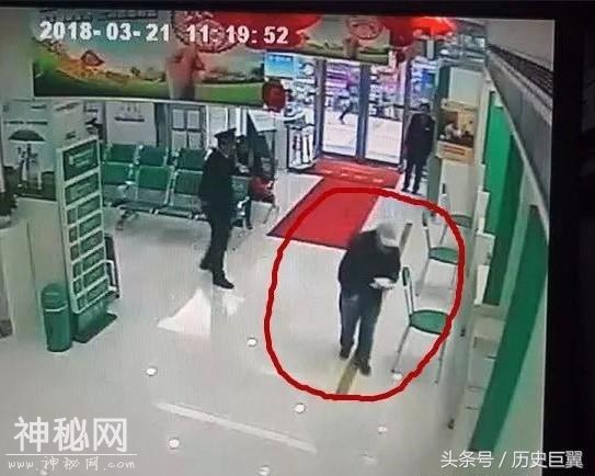 为银行点赞！ 一“博物馆”出252万收购老伯玉玺的骗局被识破！-5.jpg