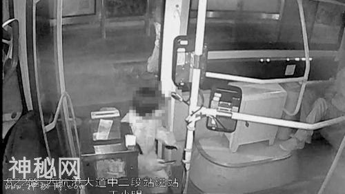 为什么明明是到新繁镇却坐上双流的公交车？花季少女双流迷路后…-2.jpg