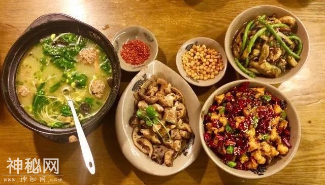石人小区，自带隐藏属性的神级美食地，让深夜还想往那跑！-15.jpg