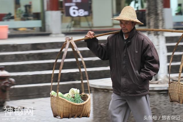 云南建水街头人文摄影2013——佳能7D的影像-3.jpg