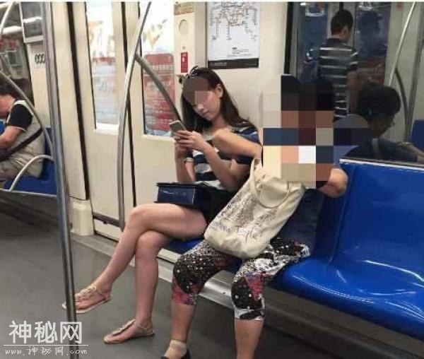 你在地铁遇到的美女，别人遇到的美女-2.jpg