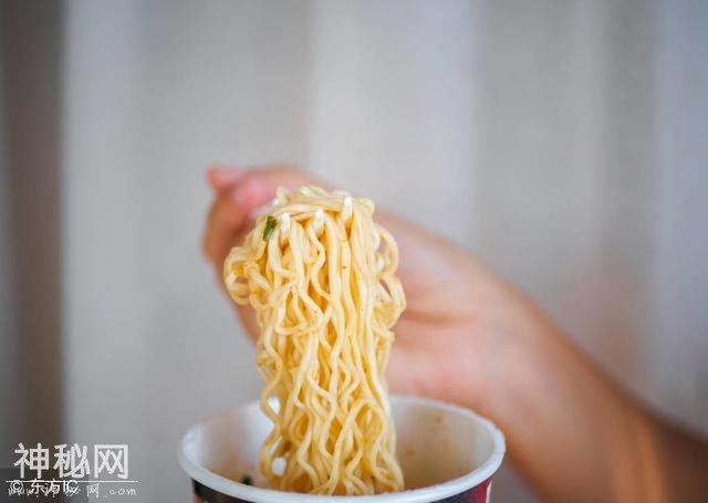吃了这么久的方便面，牛肉粒是怎么做出来的？是真的牛肉吗？-1.jpg