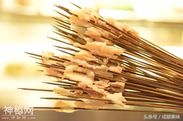 从12张烂桌子就开始排轮子的苍蝇馆子，竟然还是个牛油控！-20.jpg